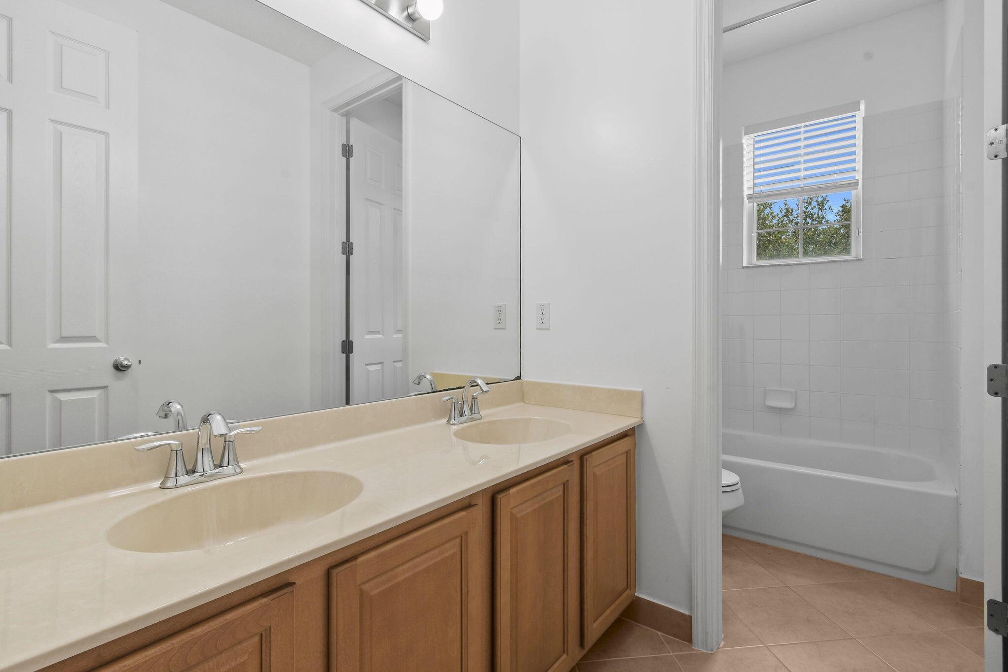 111 Tullamore Ave Jupiter, FL 33458