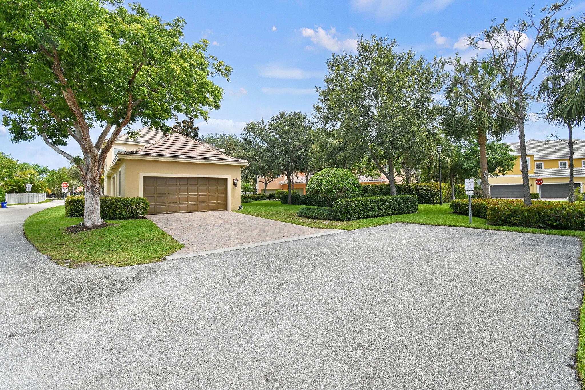 111 Tullamore Ave Jupiter, FL 33458
