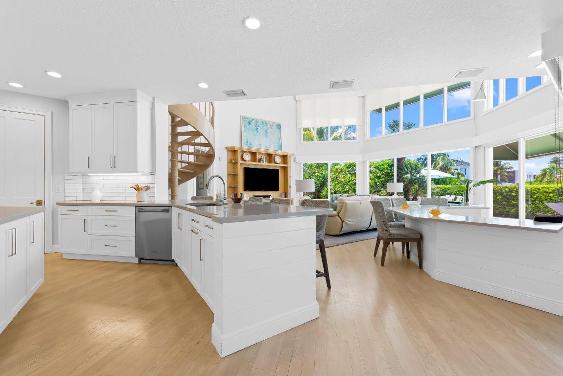 396 E Coconut Palm Boca Raton, FL 33432