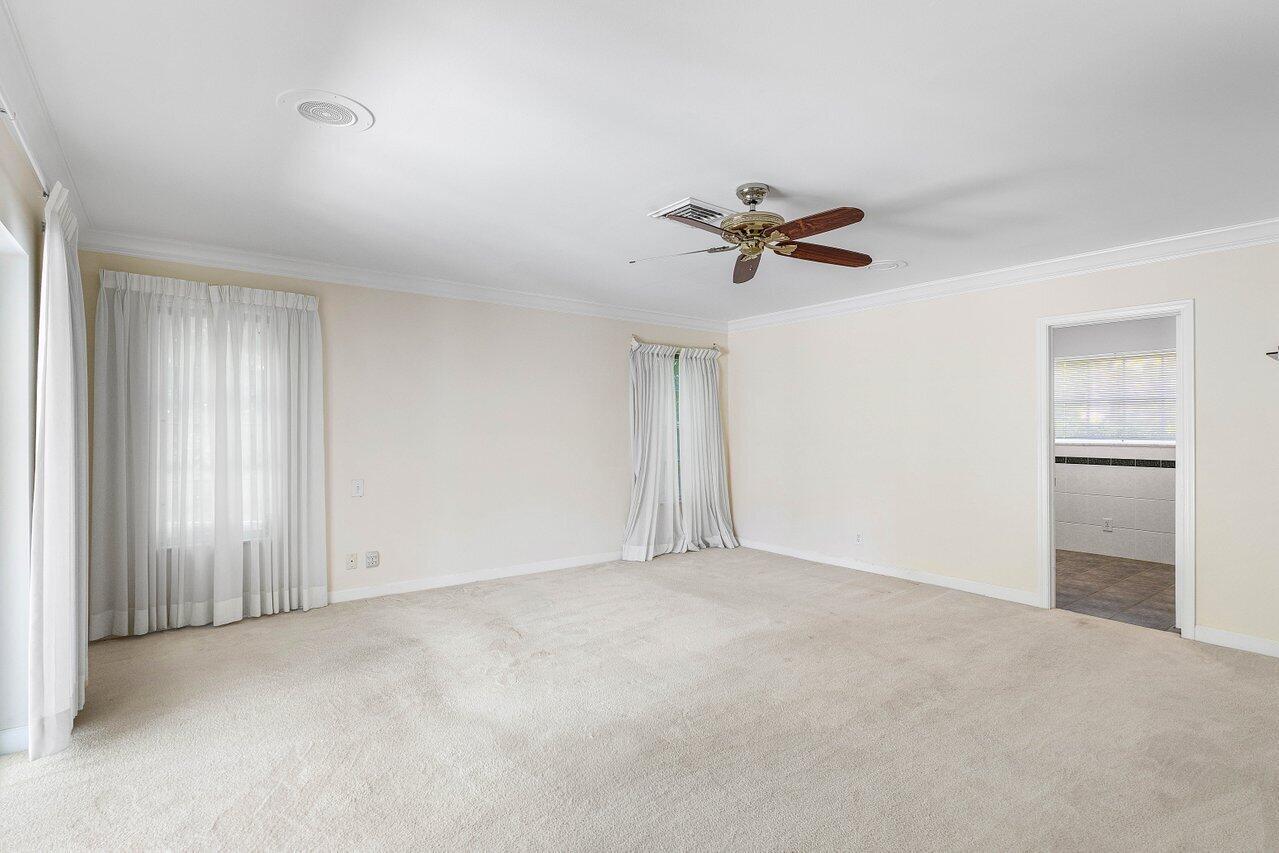 11991 Lake Shr Pl North Palm Beach, FL 33408