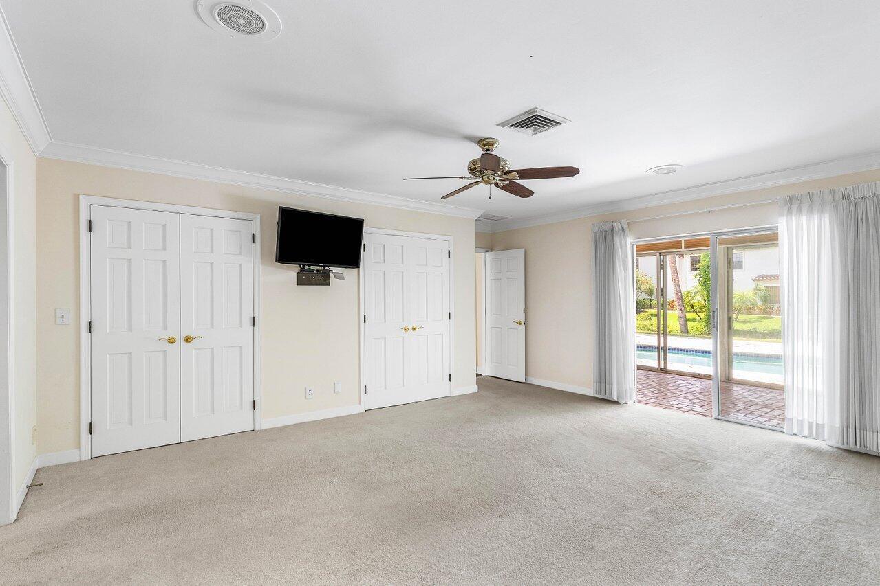 11991 Lake Shr Pl North Palm Beach, FL 33408