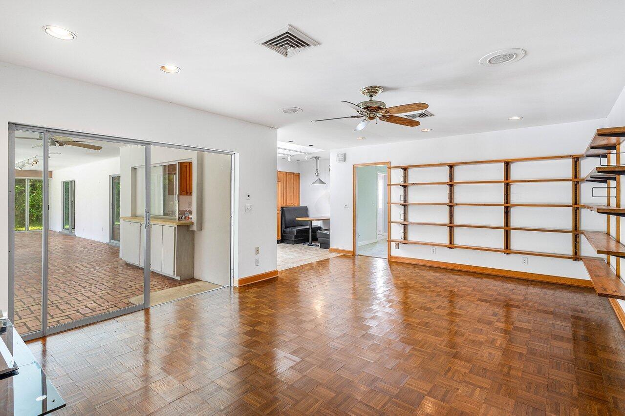 11991 Lake Shr Pl North Palm Beach, FL 33408