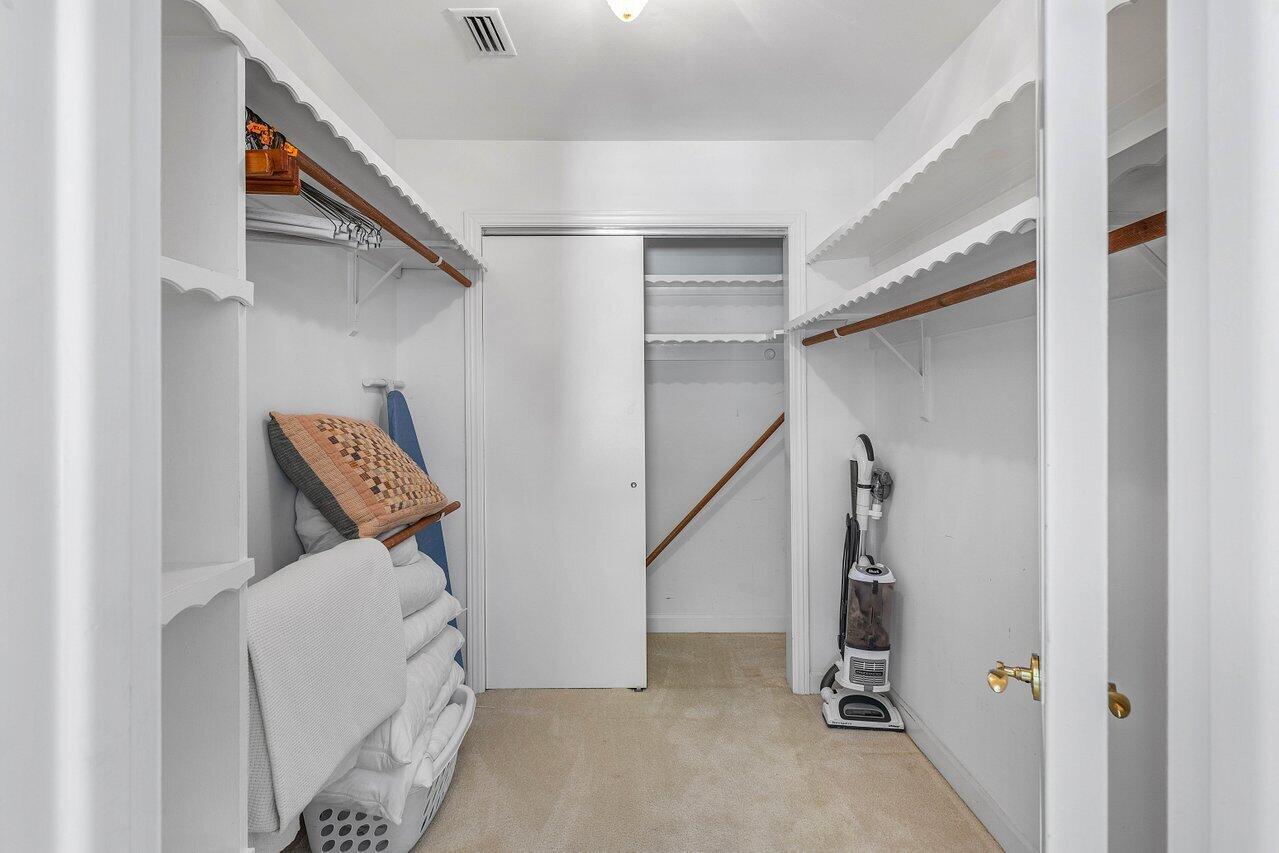 11991 Lake Shr Pl North Palm Beach, FL 33408