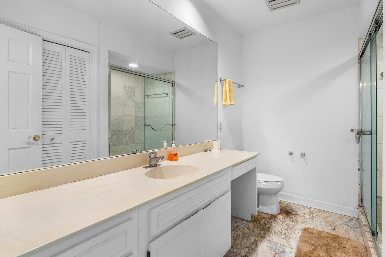 11991 Lake Shr Pl North Palm Beach, FL 33408