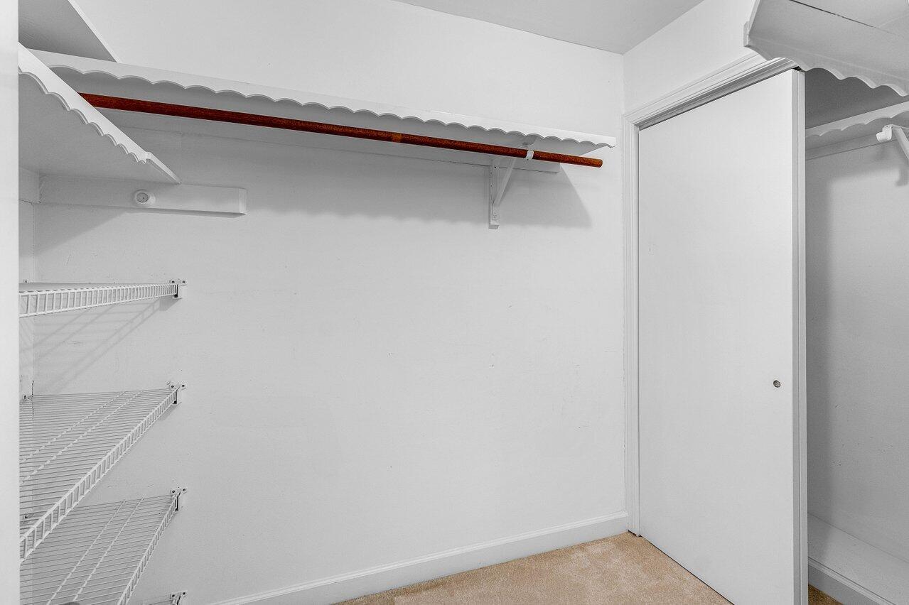 11991 Lake Shr Pl North Palm Beach, FL 33408