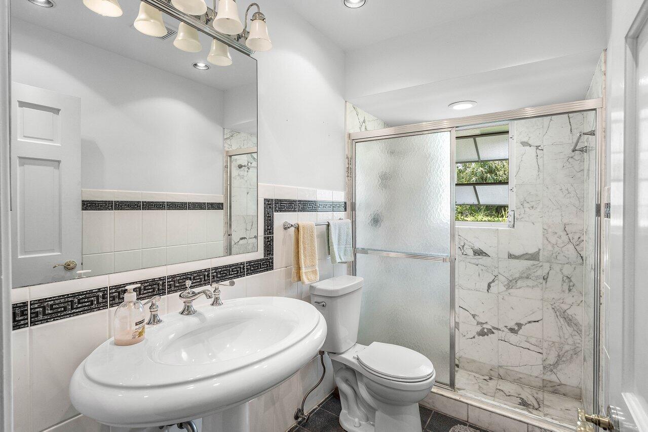 11991 Lake Shr Pl North Palm Beach, FL 33408