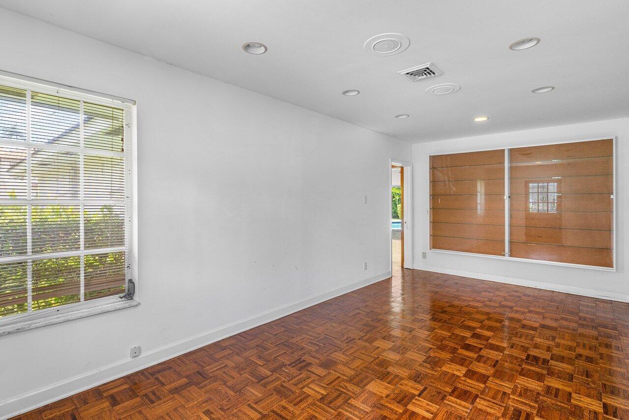 11991 Lake Shr Pl North Palm Beach, FL 33408