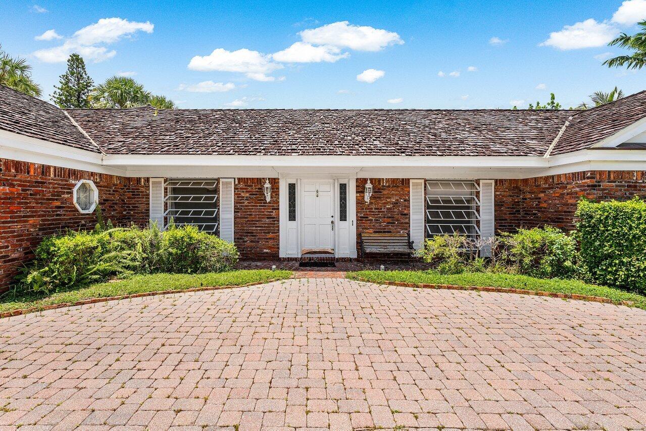 11991 Lake Shr Pl North Palm Beach, FL 33408