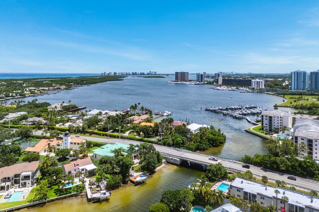 11991 Lake Shr Pl North Palm Beach, FL 33408