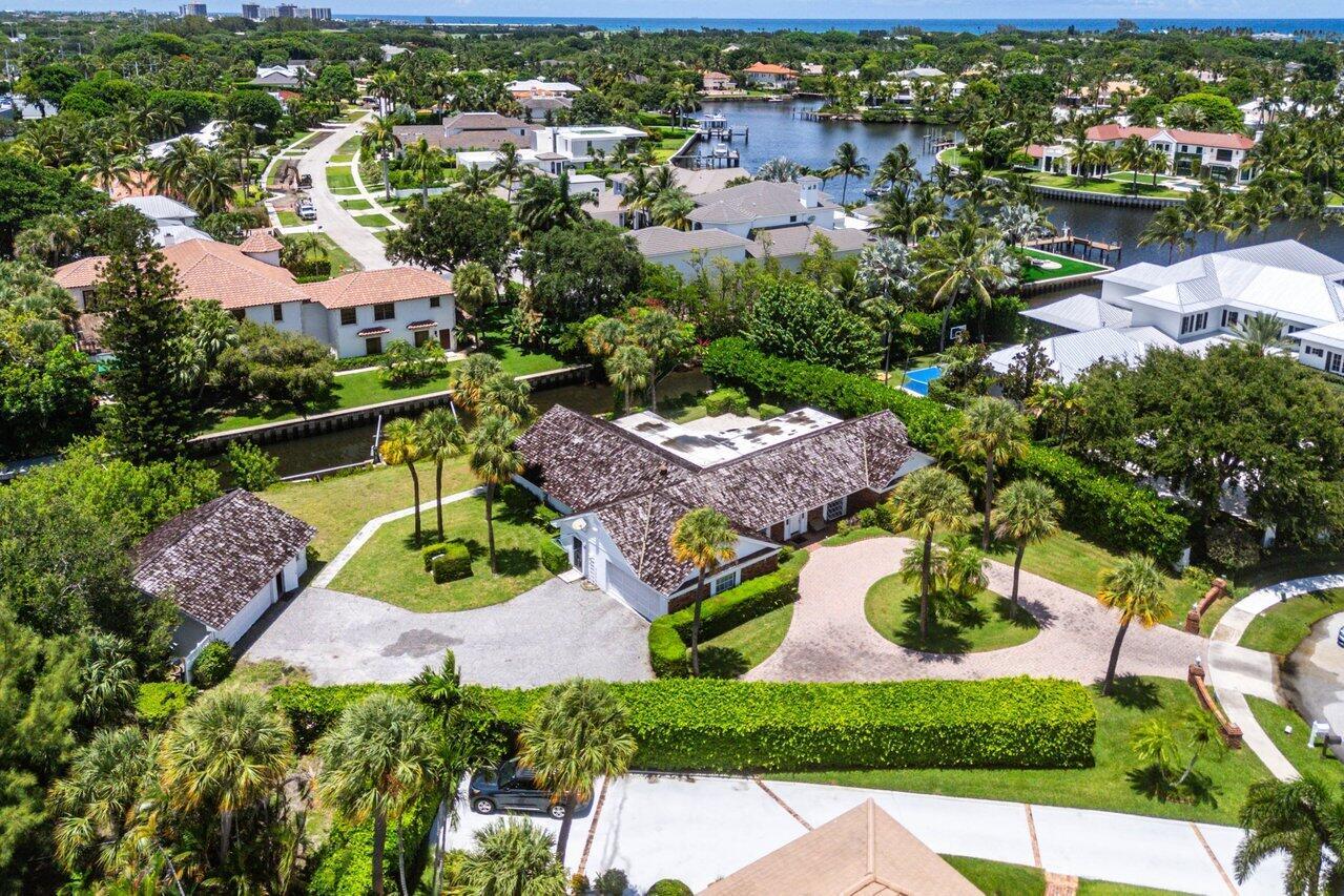 11991 Lake Shr Pl North Palm Beach, FL 33408