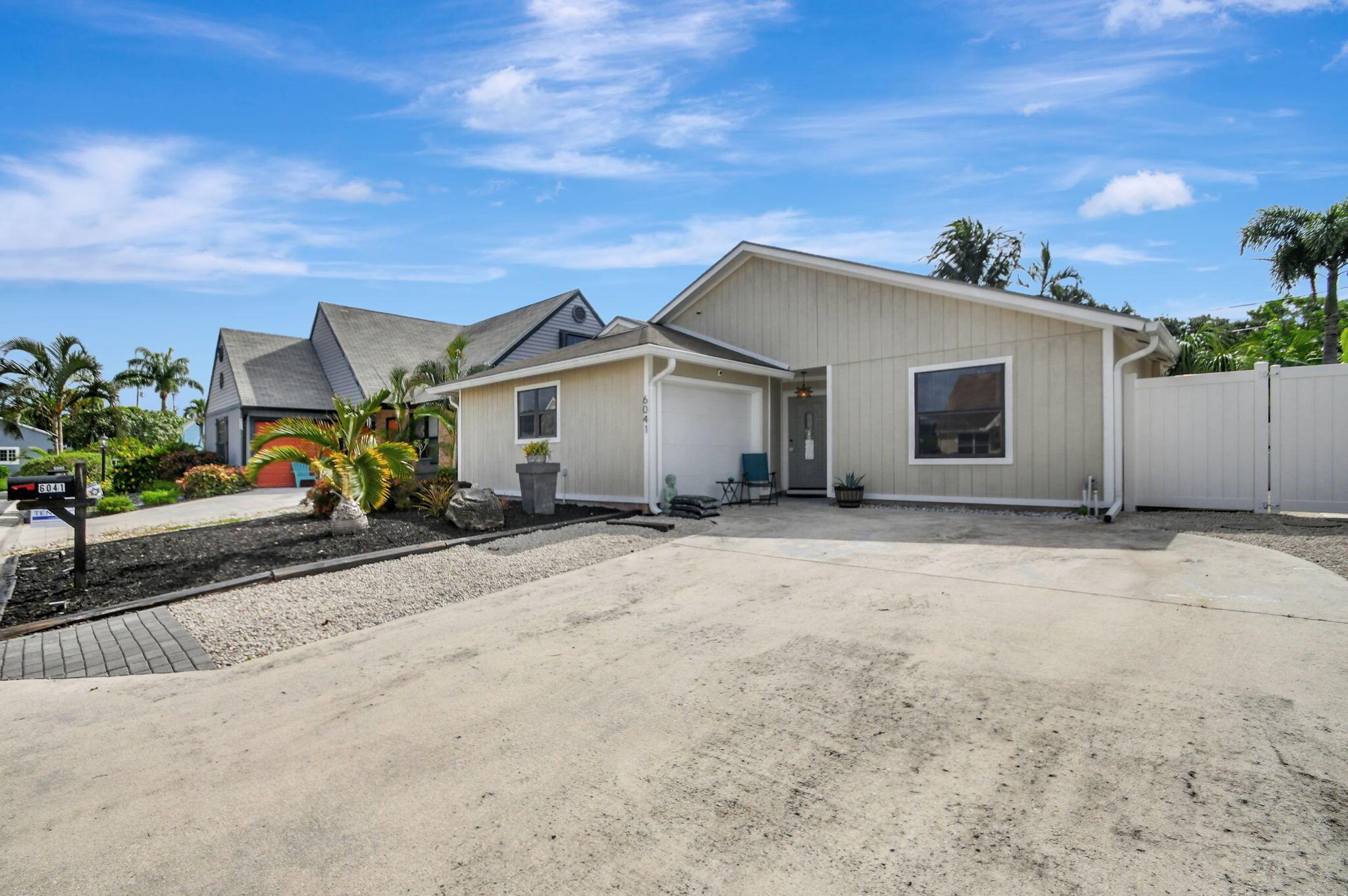 6041 Lace Wood Cir