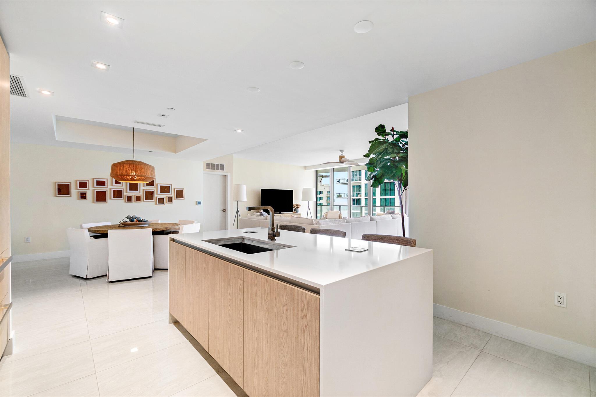 3100 N Ocean Dr #1804 P Riviera Beach, FL 33404