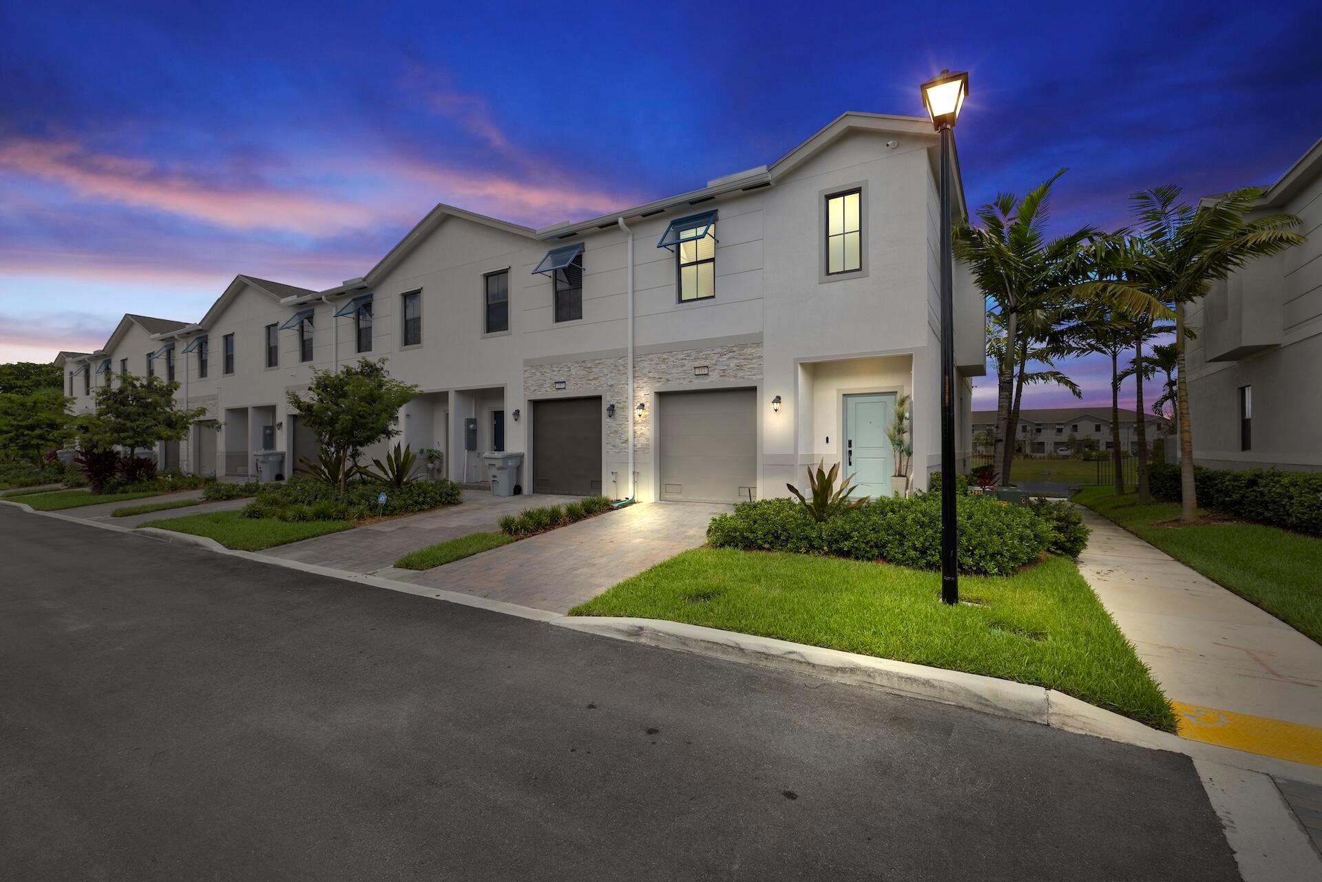 353 NW 8th Ct