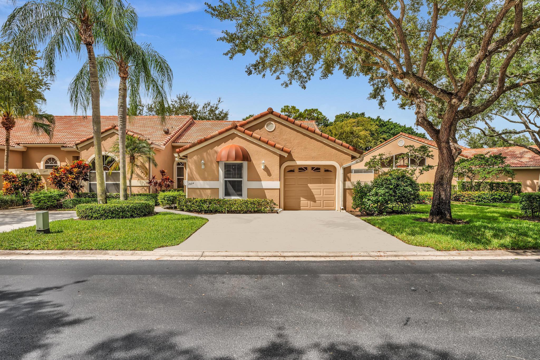 1904 Rosewood Way