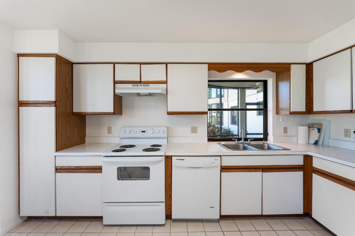 16970 Waterbend #146 Jupiter, FL 33477