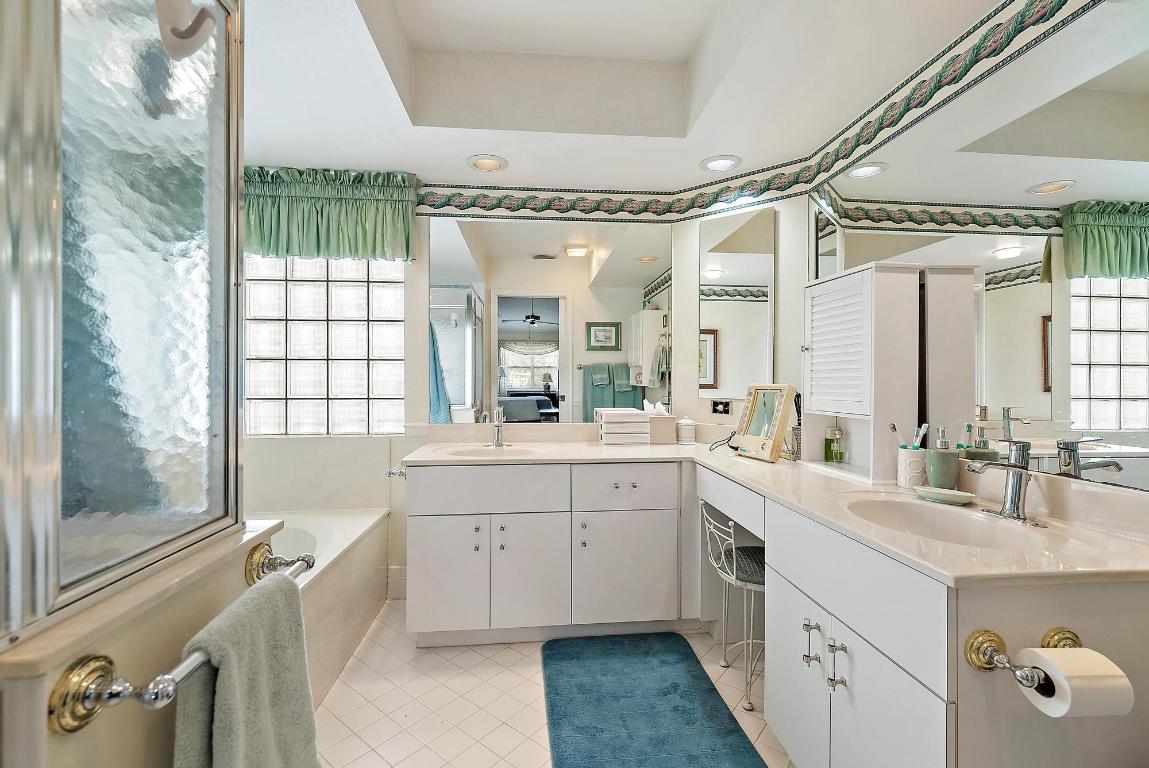 8729 SE Riverfront Ter Jupiter, FL 33469