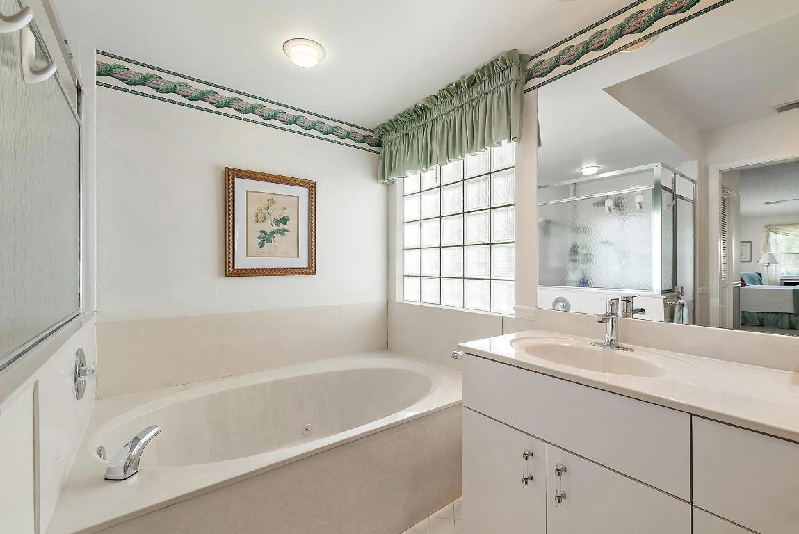 8729 SE Riverfront Ter Jupiter, FL 33469