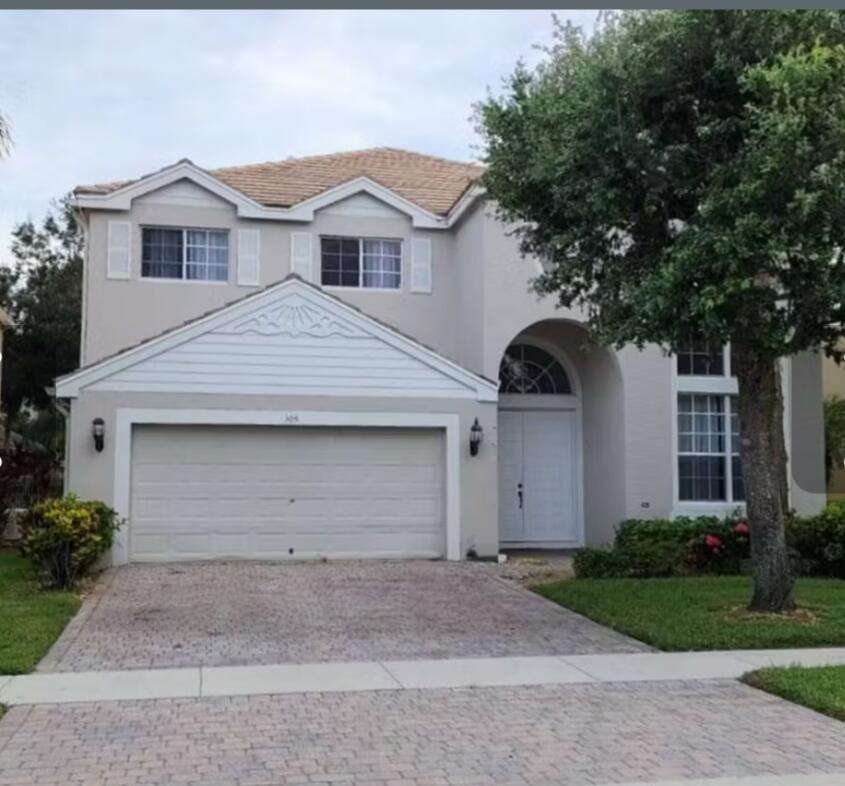 305 Berenger Walk