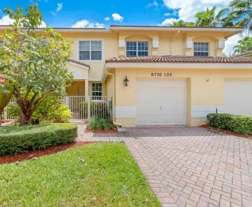 9770 Bowline Dr #102