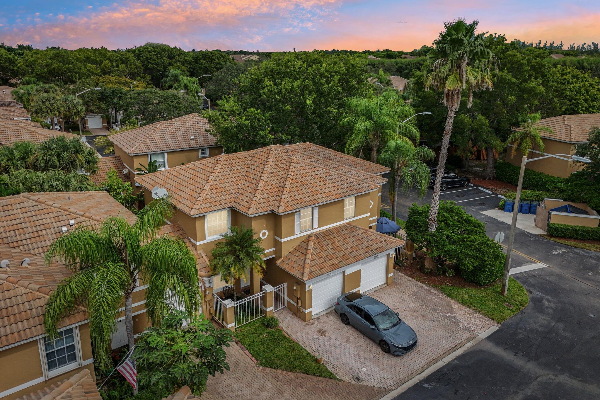 2837 NW 99th Ter
