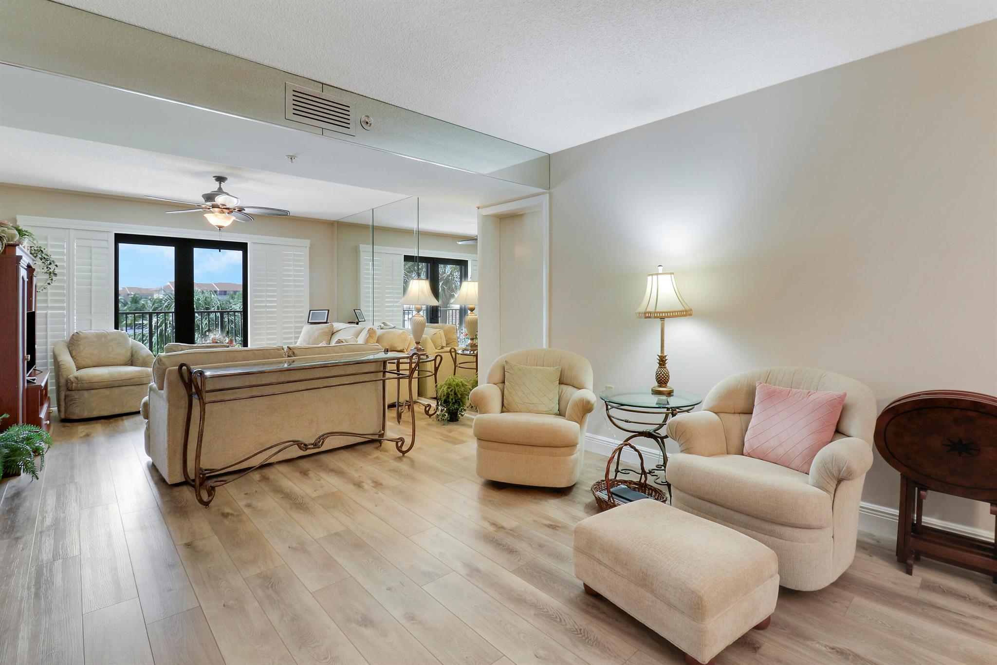 601 Seafarer Cir #301 Jupiter, FL 33477