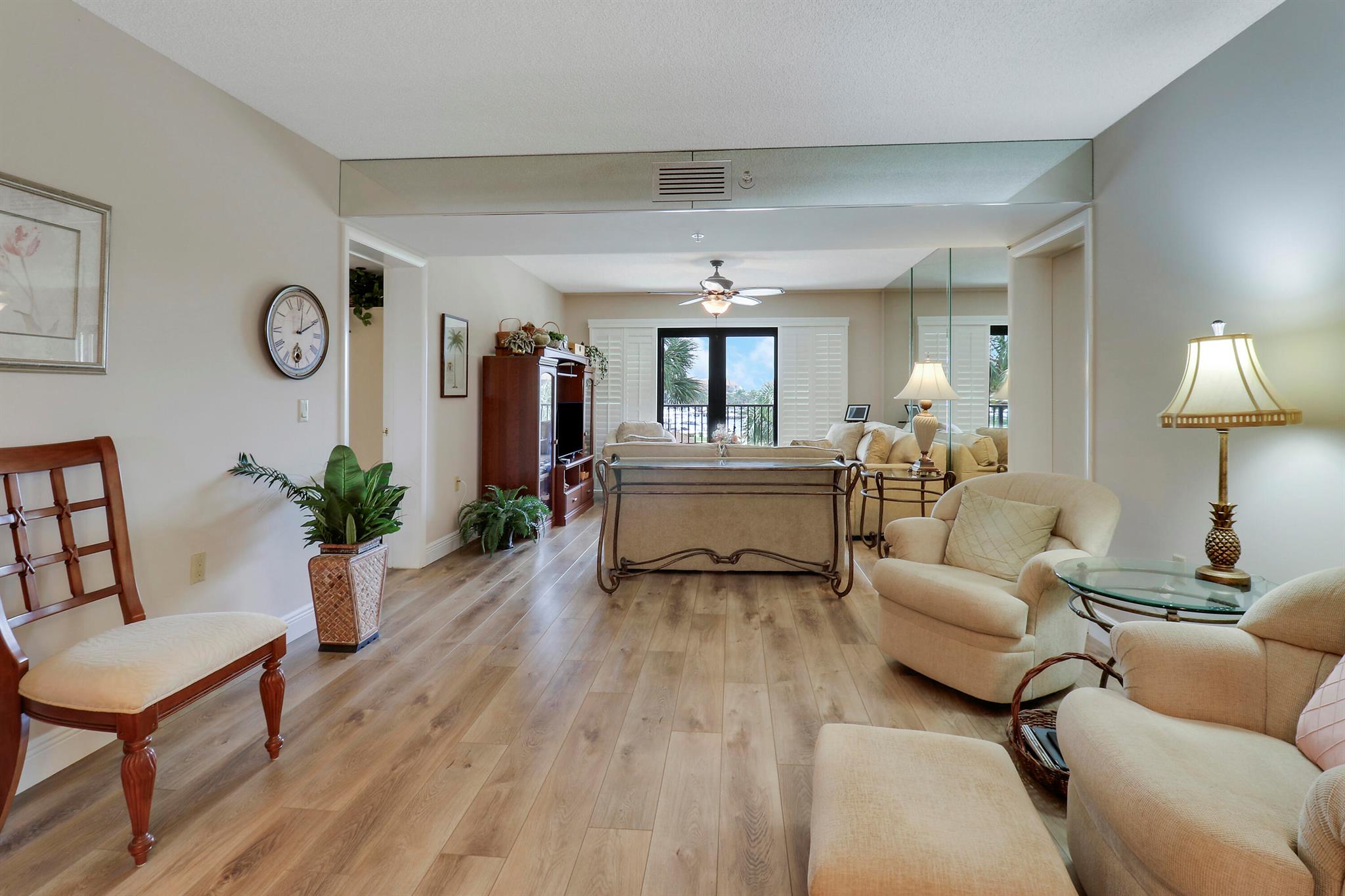 601 Seafarer Cir #301 Jupiter, FL 33477