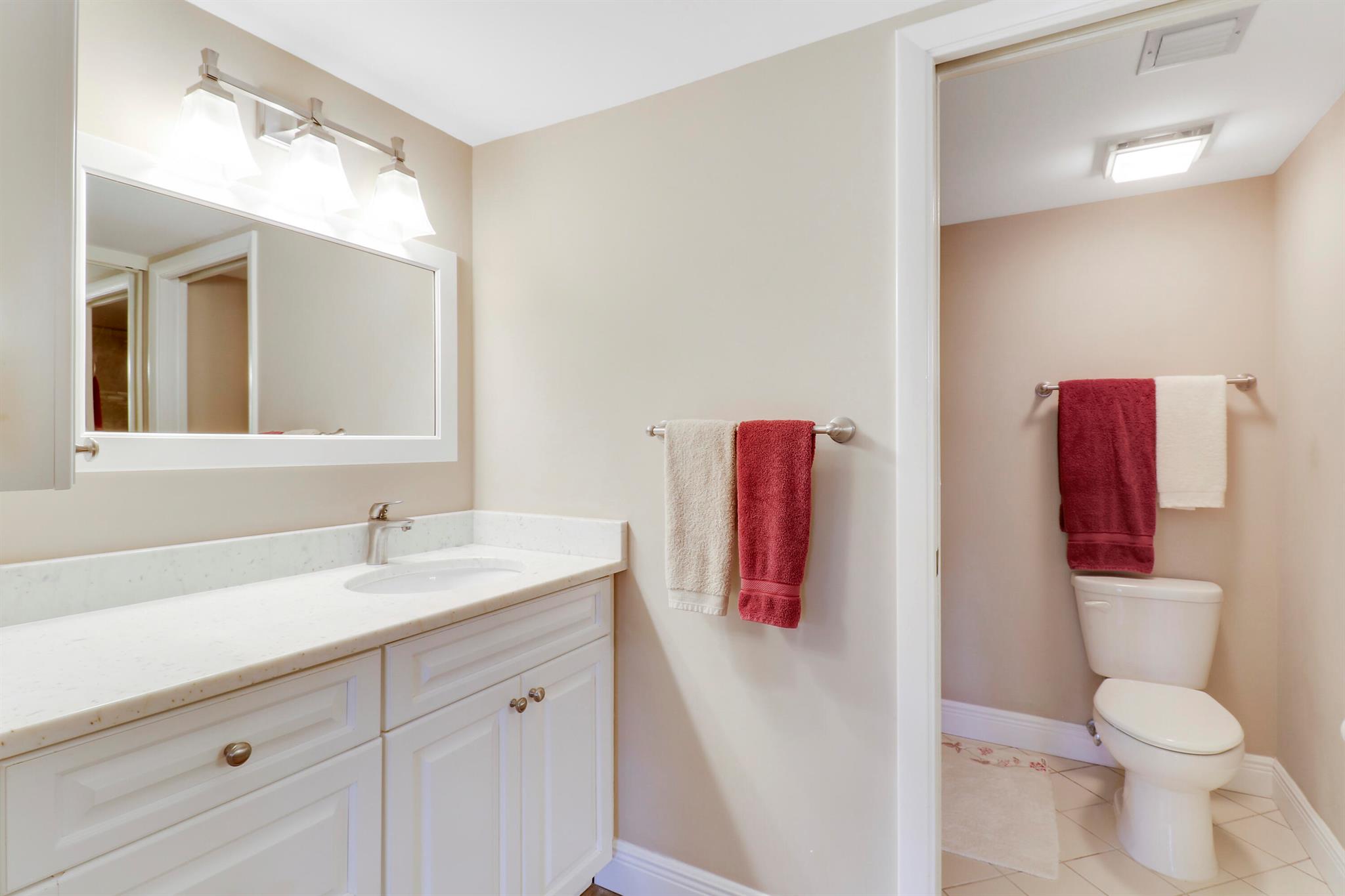 601 Seafarer Cir #301 Jupiter, FL 33477