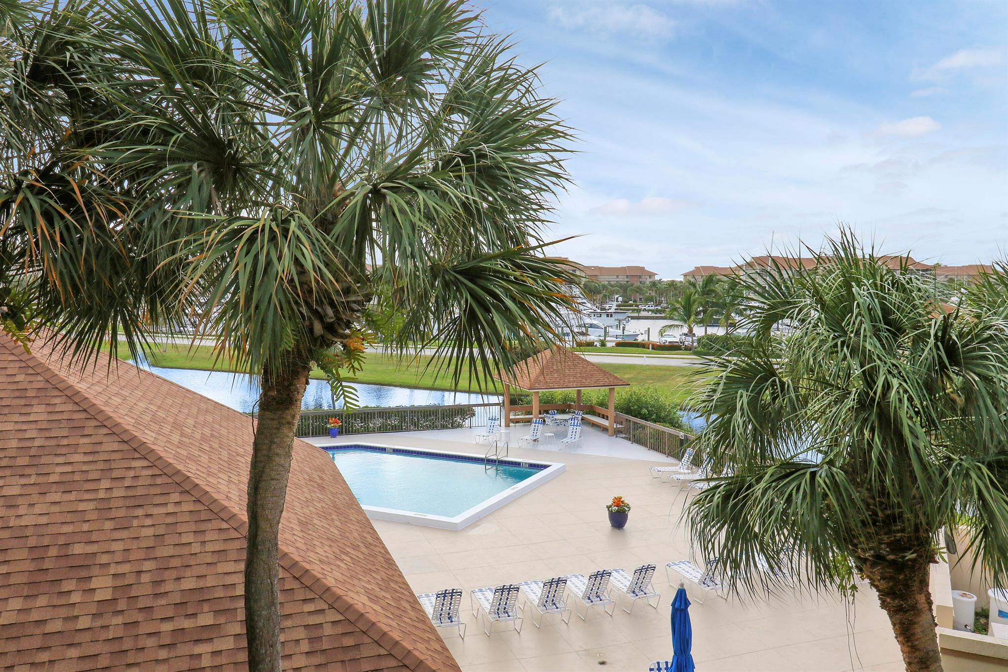 601 Seafarer Cir #301 Jupiter, FL 33477