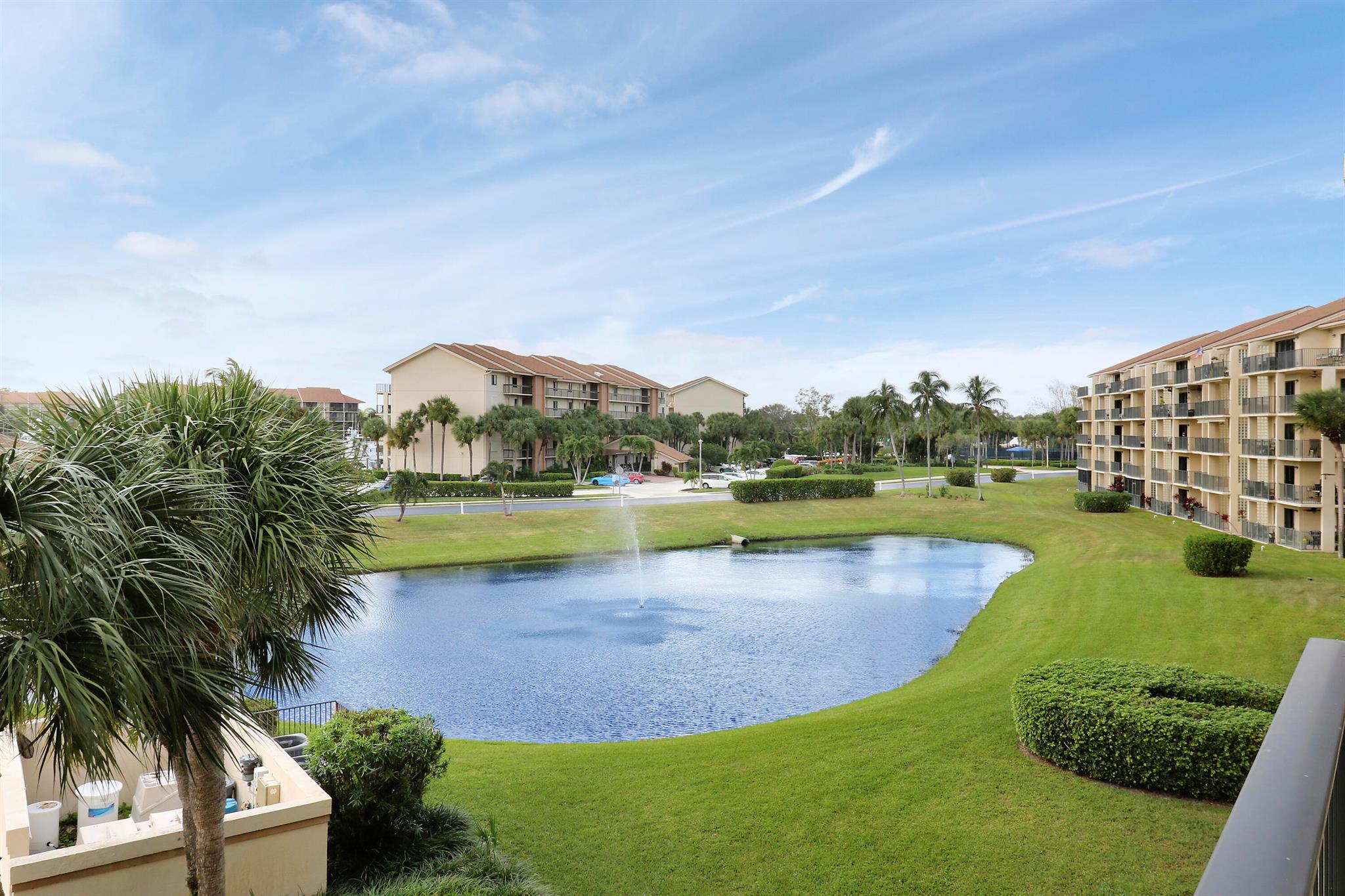 601 Seafarer Cir #301 Jupiter, FL 33477