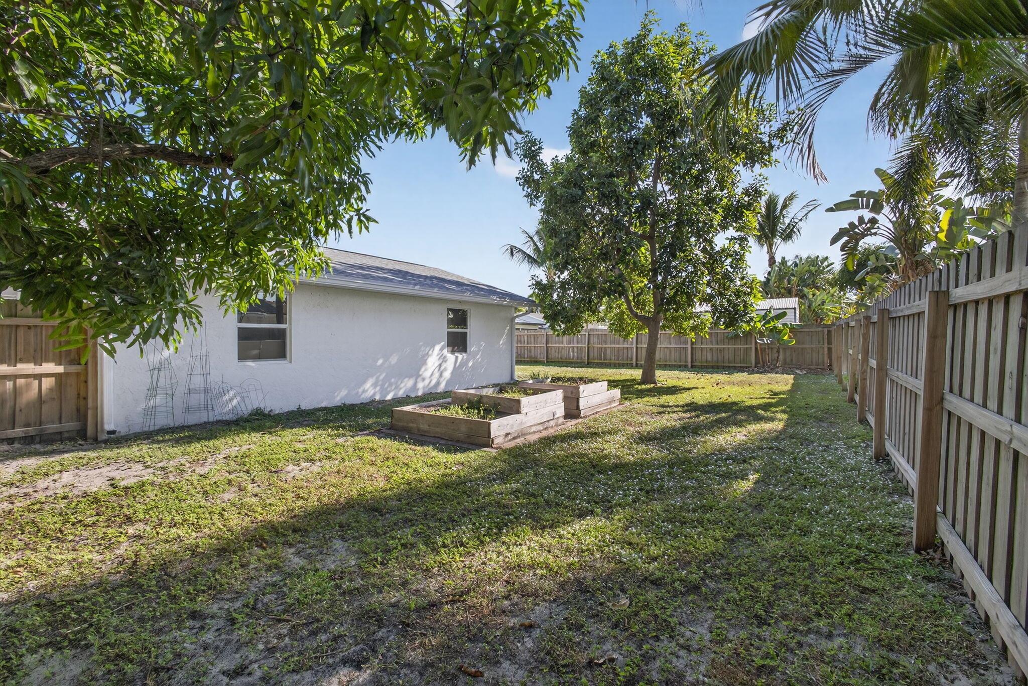 18942 SE Hillcrest Dr Jupiter, FL 33469