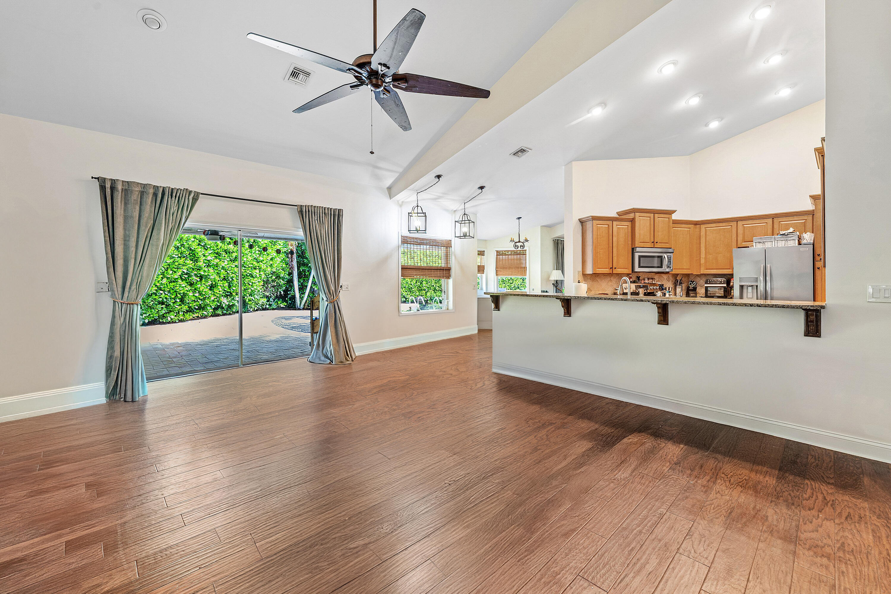 1212 Columbine Pl Wellington, FL 33414