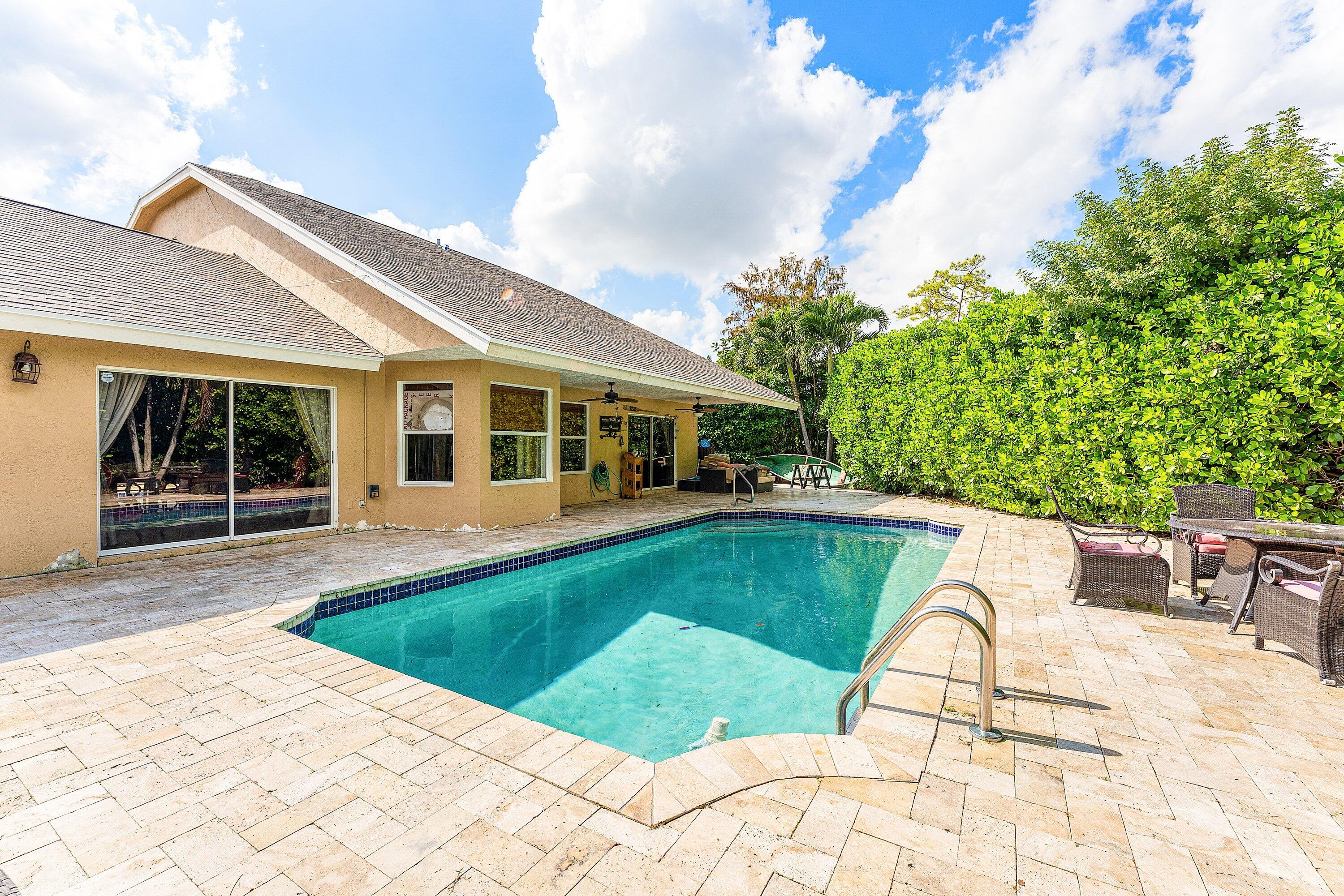 1212 Columbine Pl Wellington, FL 33414