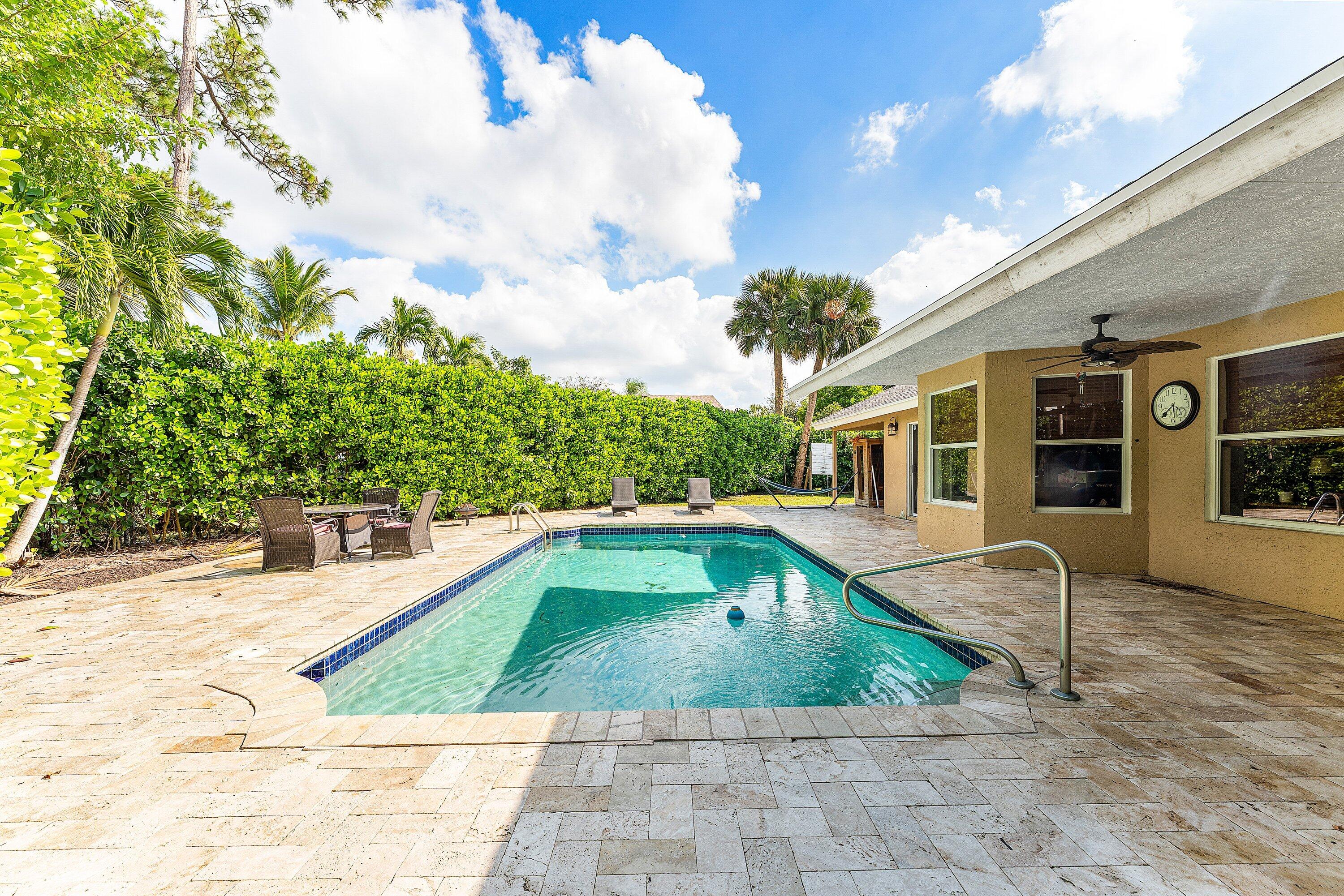 1212 Columbine Pl Wellington, FL 33414