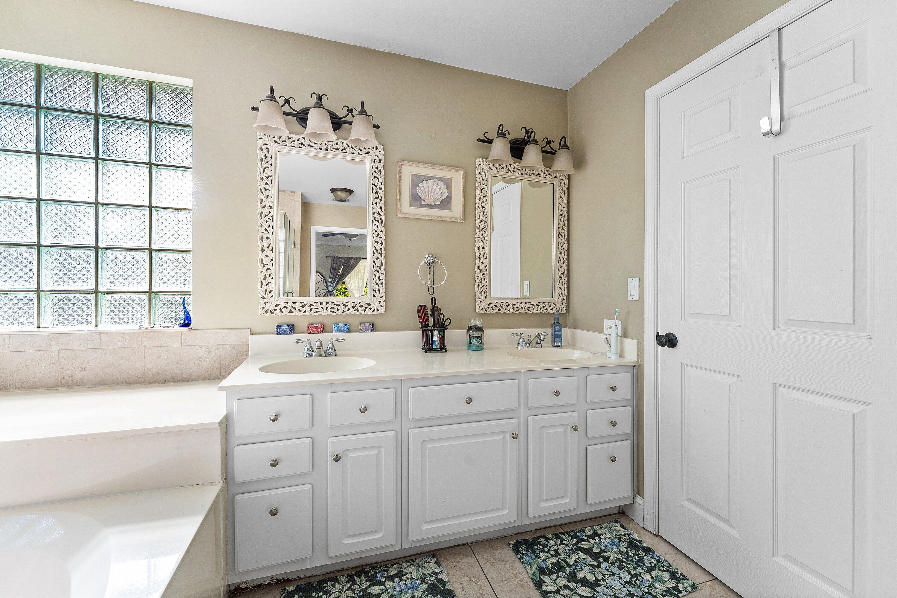 1212 Columbine Pl Wellington, FL 33414