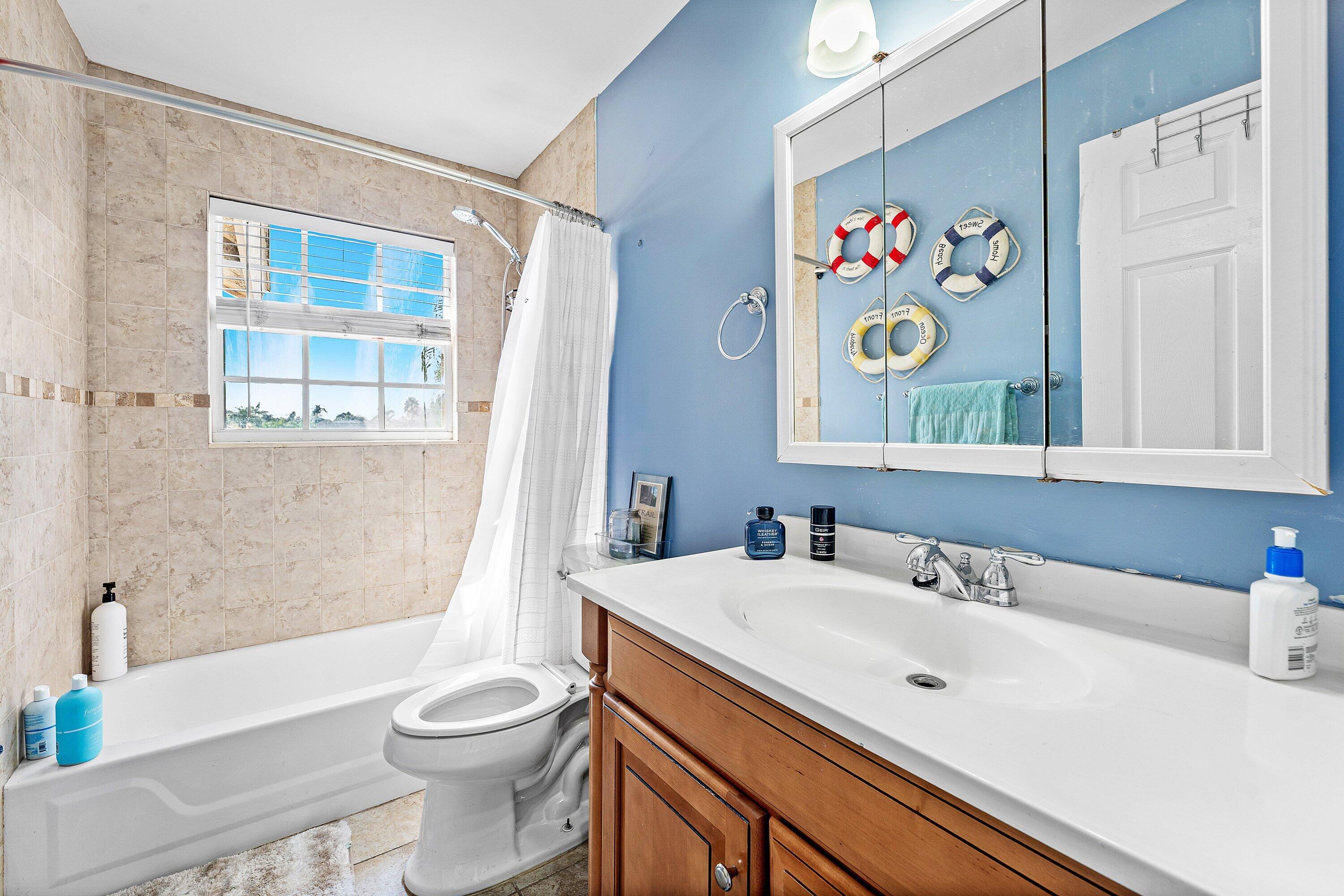 1212 Columbine Pl Wellington, FL 33414