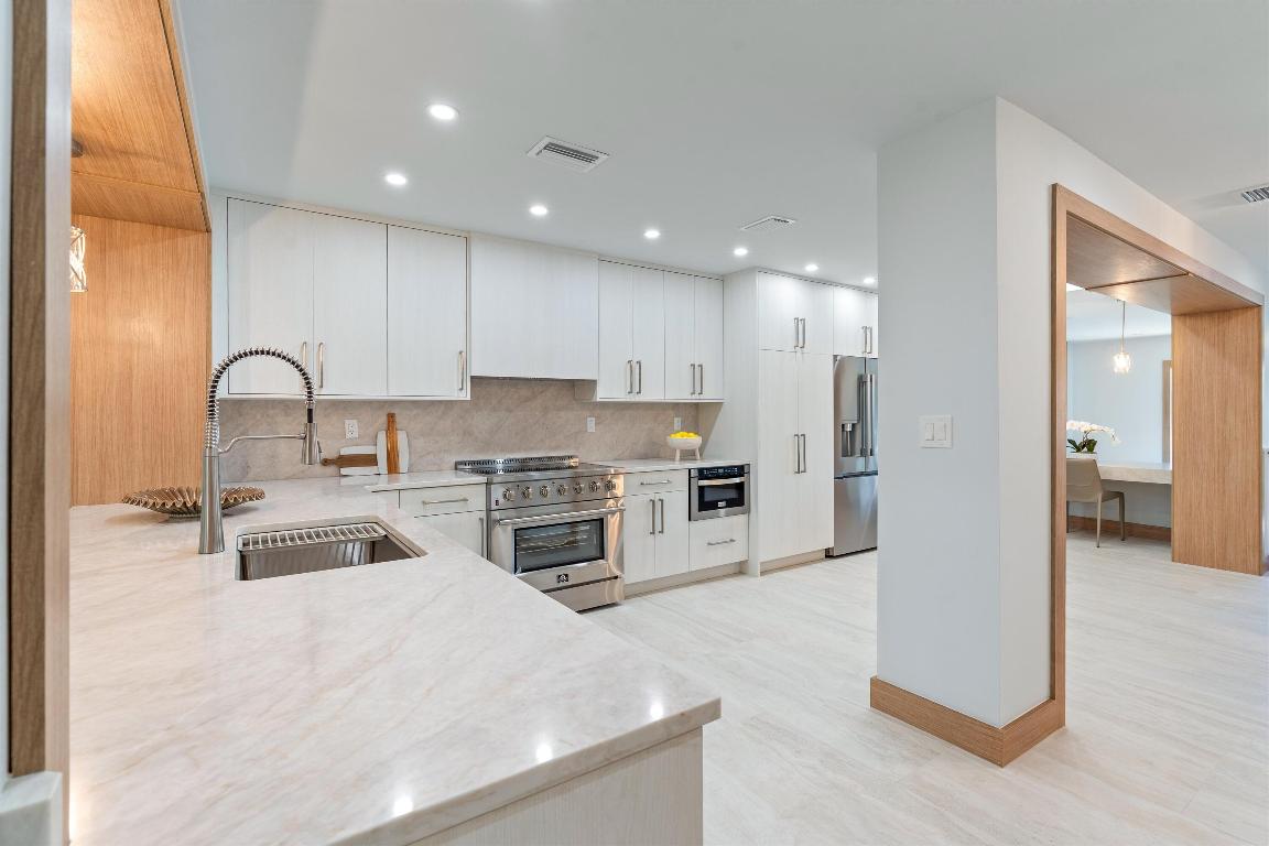 17036 Bay Jupiter, FL 33477