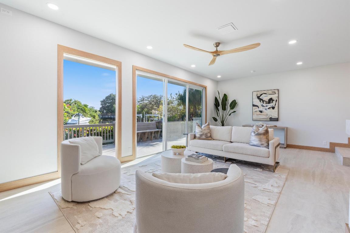 17036 Bay Jupiter, FL 33477