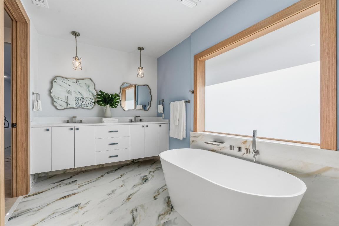 17036 Bay Jupiter, FL 33477