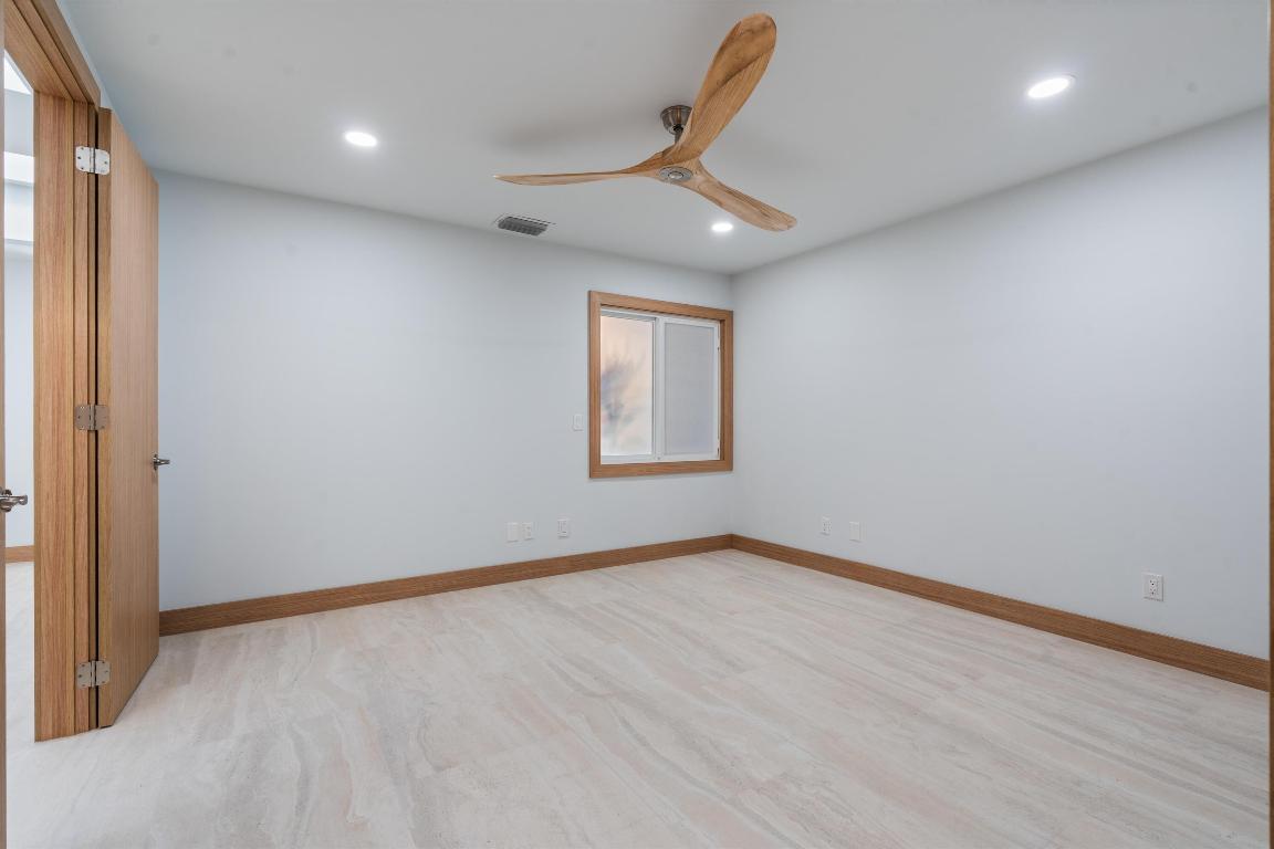 17036 Bay Jupiter, FL 33477