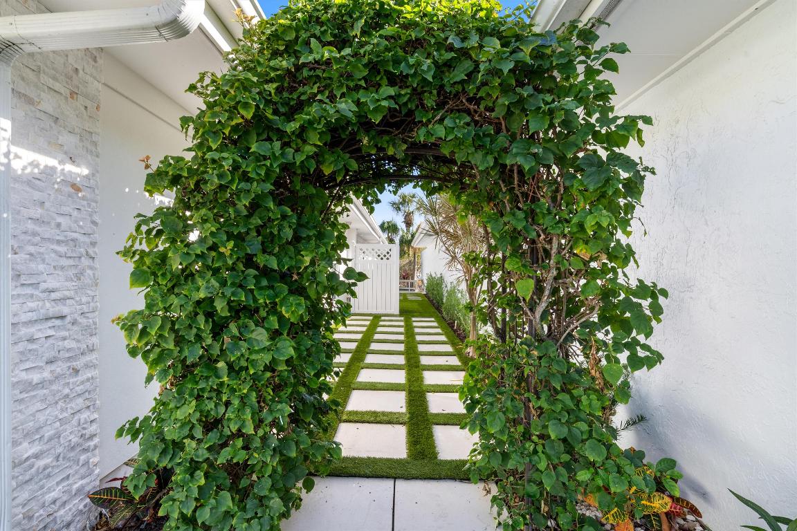 17036 Bay Jupiter, FL 33477