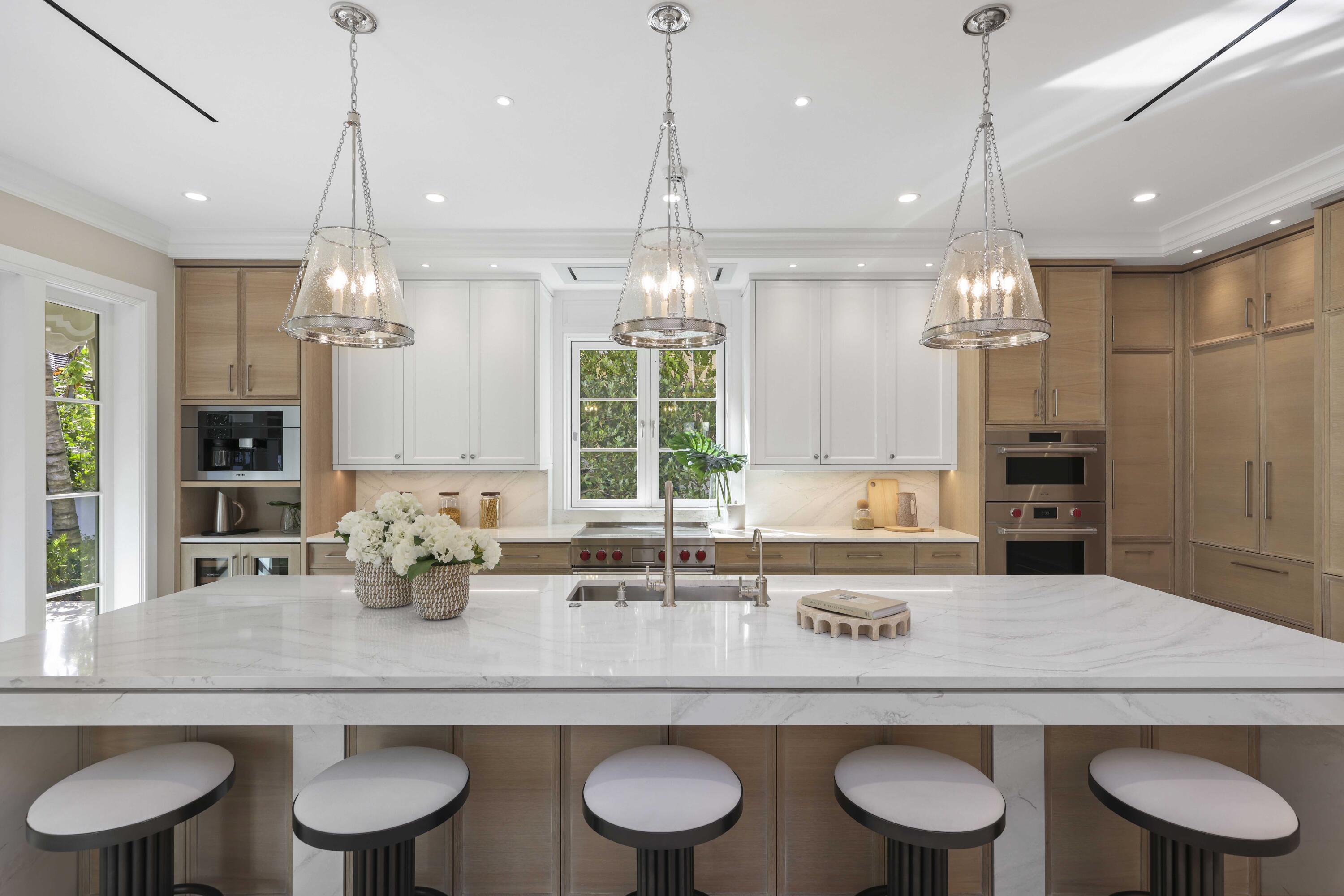 350 Seabreeze Palm Beach, FL 33480