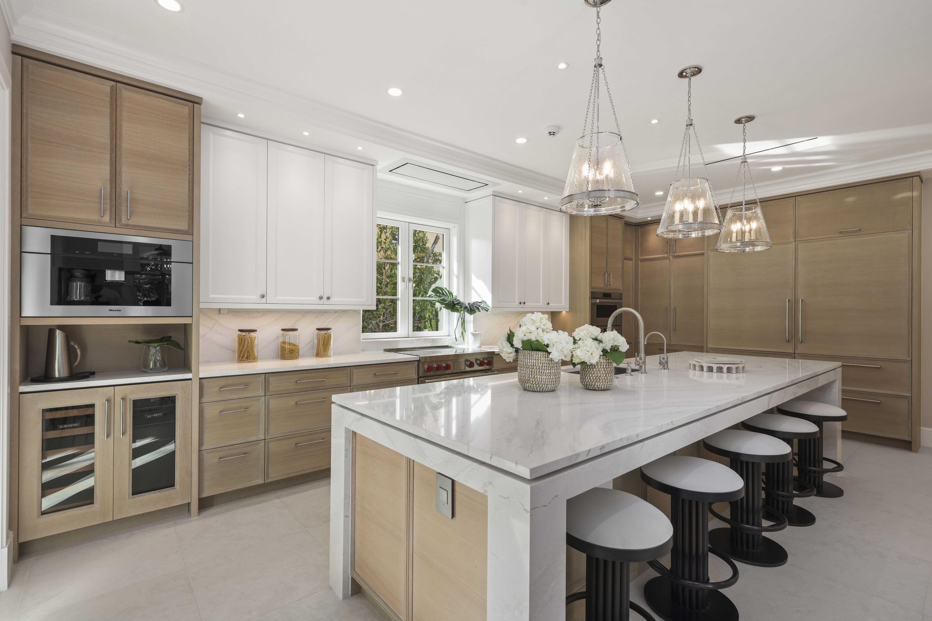 350 Seabreeze Palm Beach, FL 33480