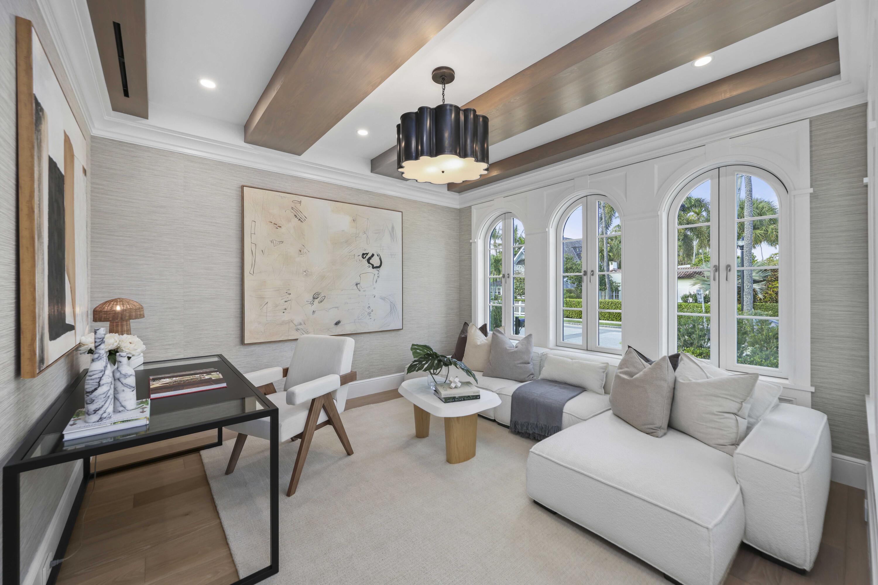 350 Seabreeze Palm Beach, FL 33480