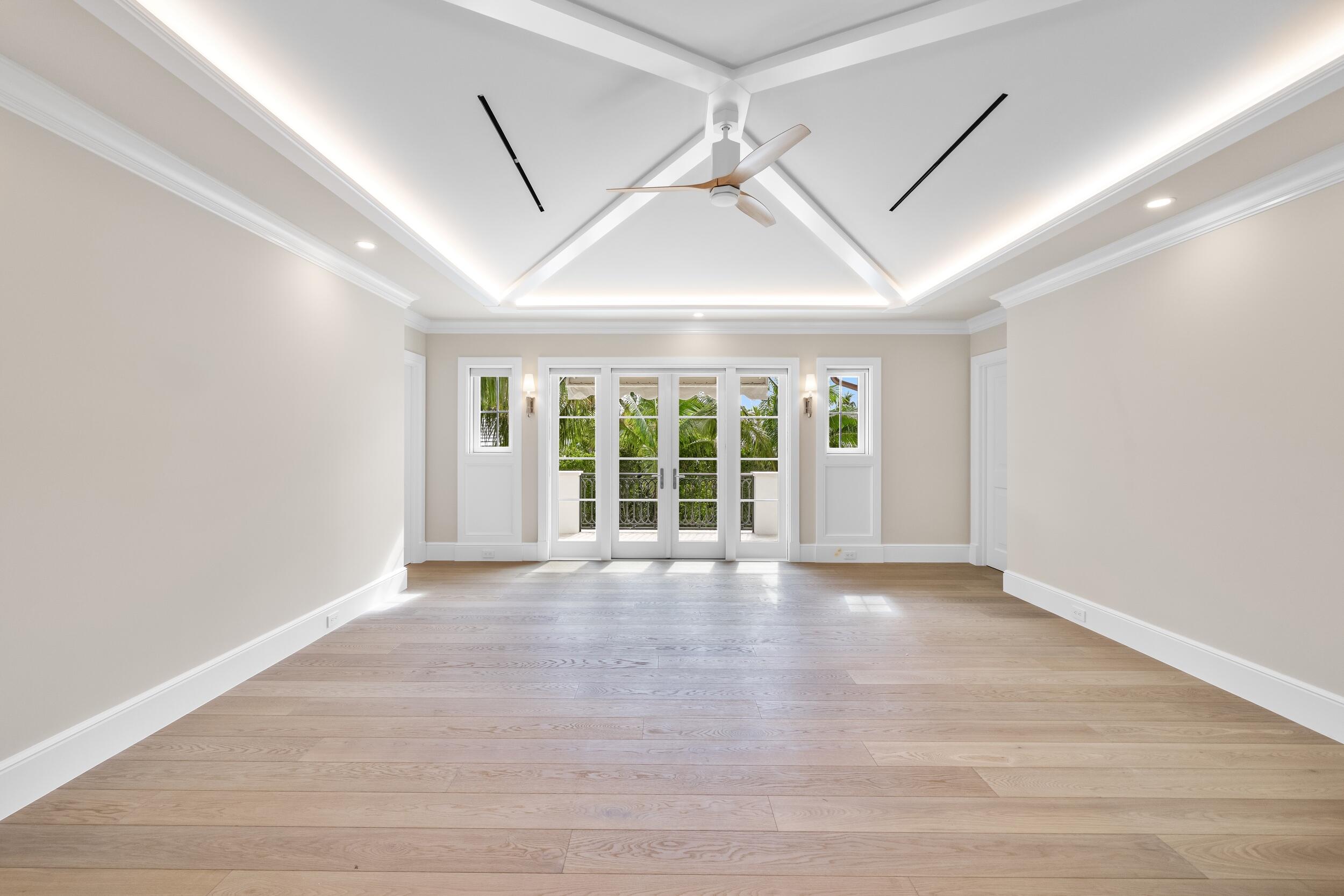 350 Seabreeze Palm Beach, FL 33480