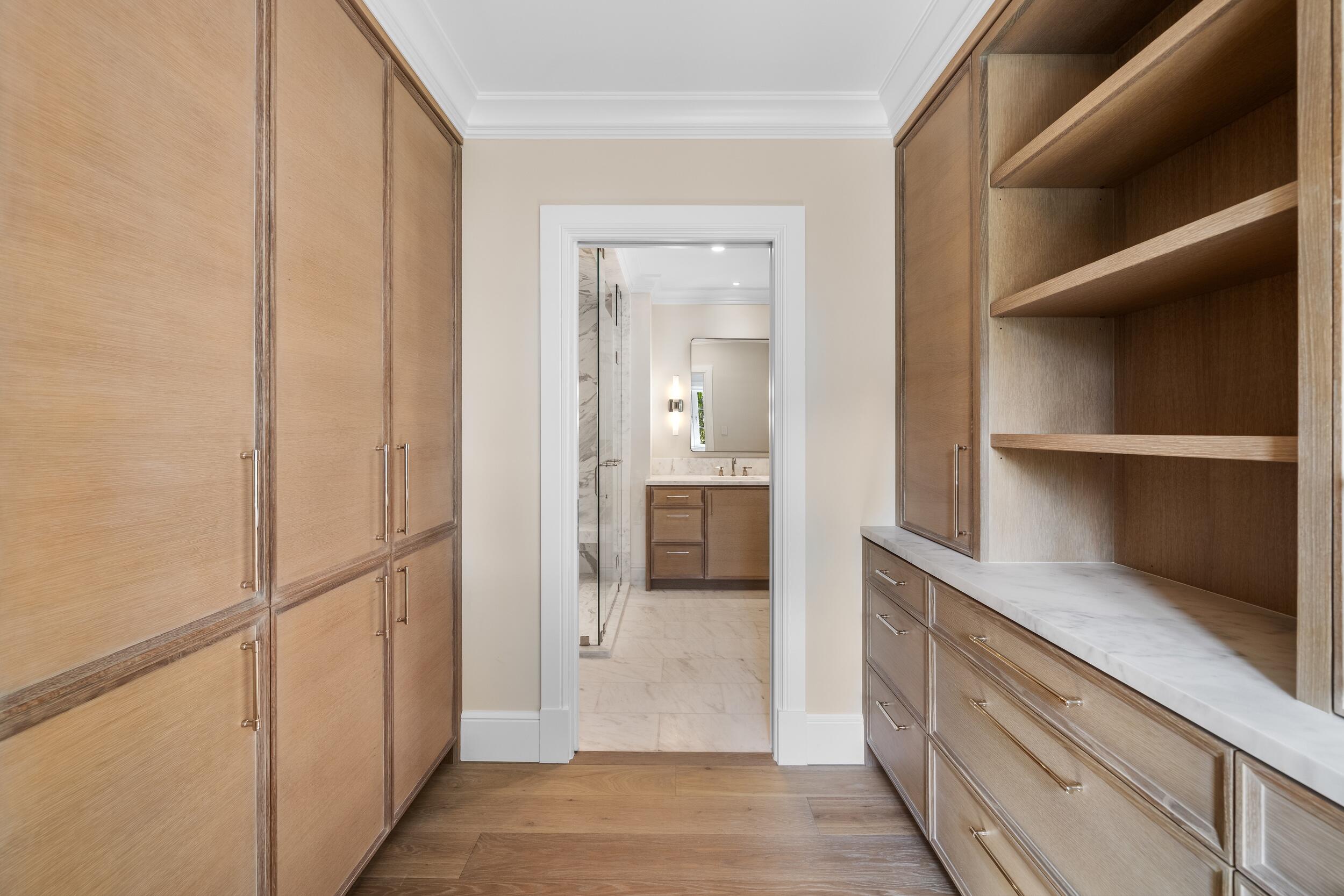 350 Seabreeze Palm Beach, FL 33480