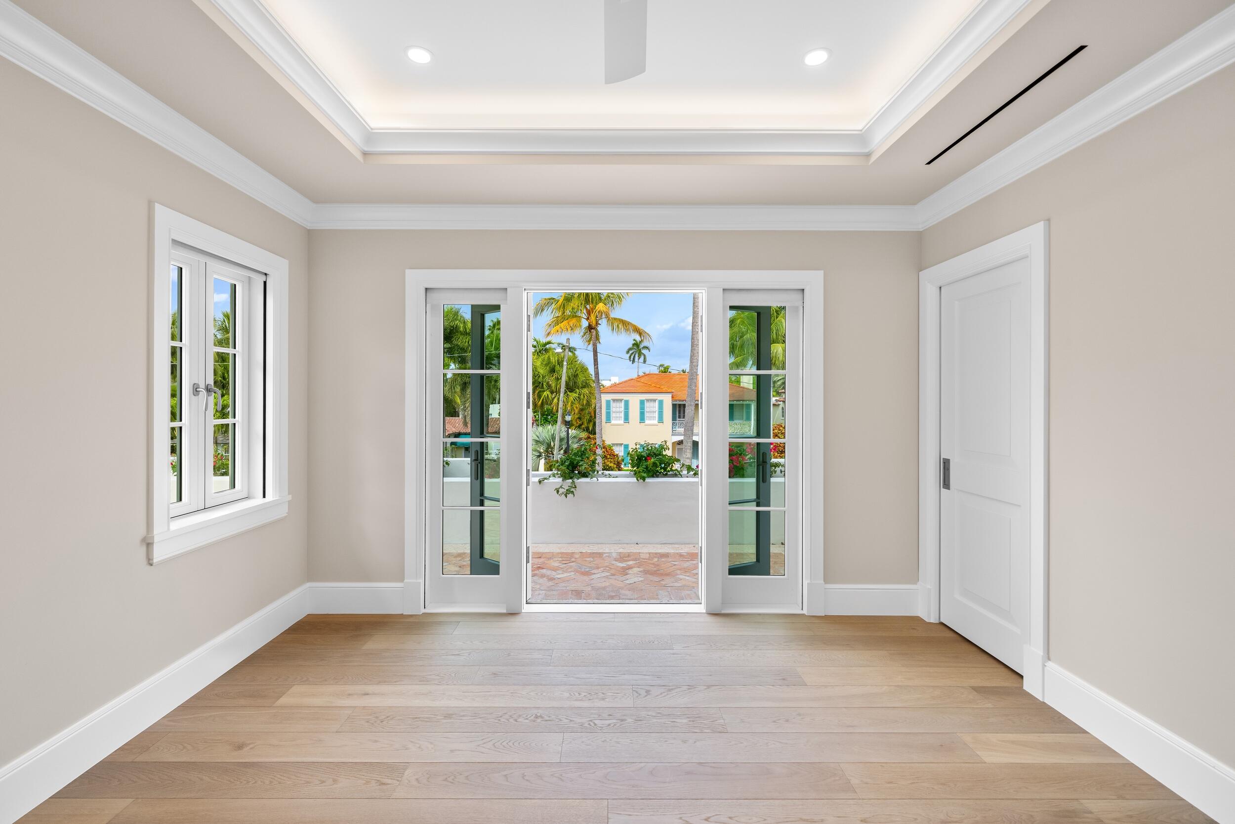 350 Seabreeze Palm Beach, FL 33480