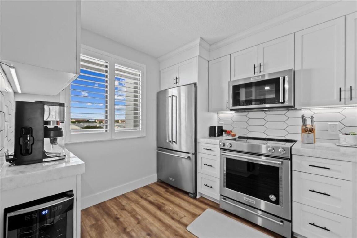 201 S Seas #404 Jupiter, FL 33477