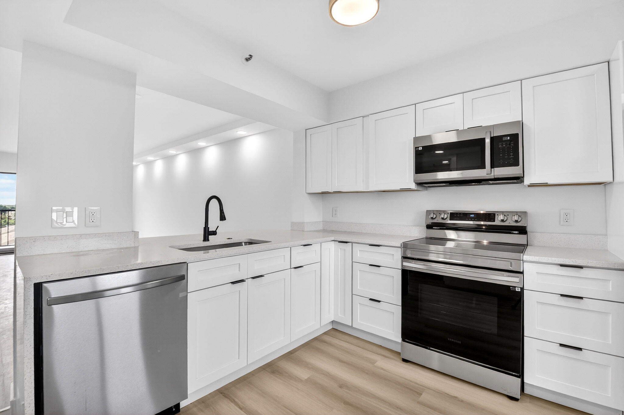 6866 Huntington #707