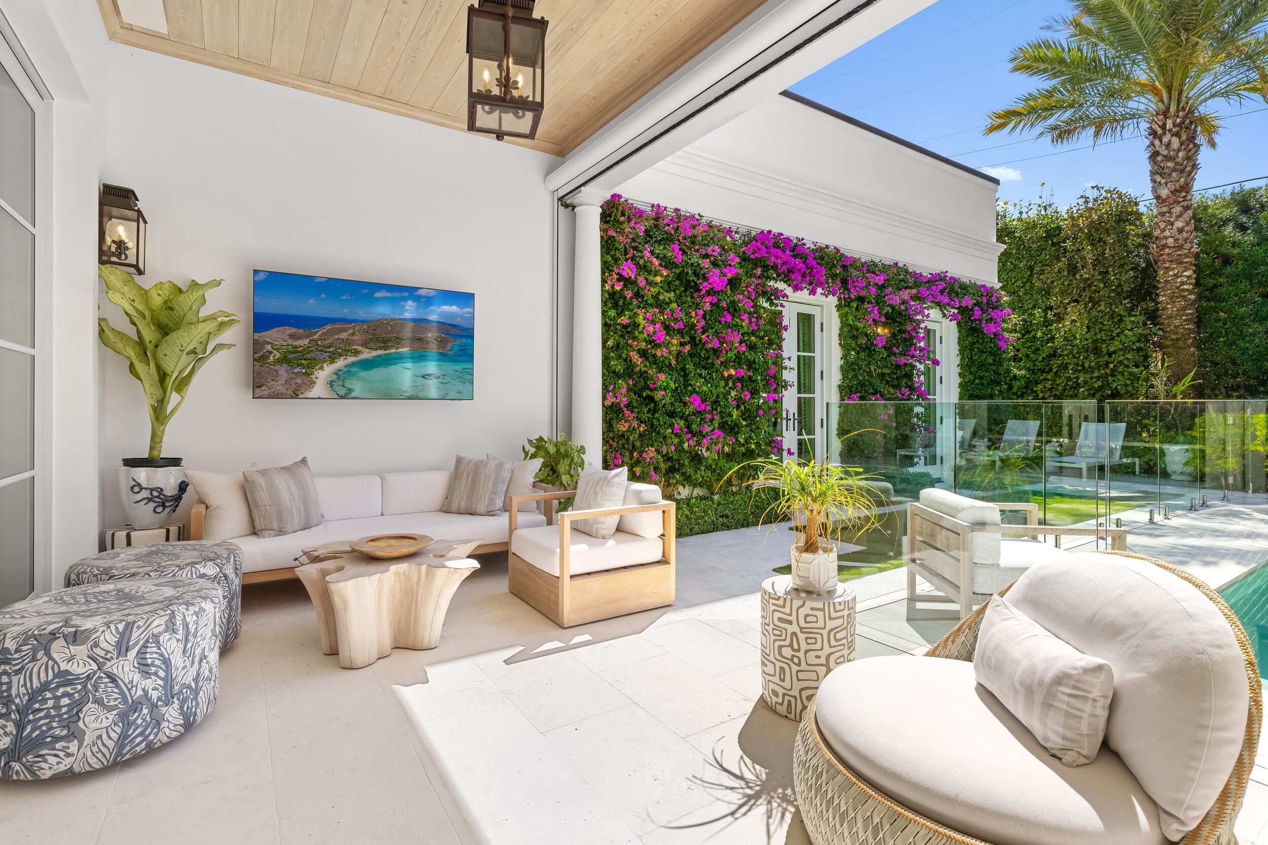 208 Sandpiper Palm Beach, FL 33480