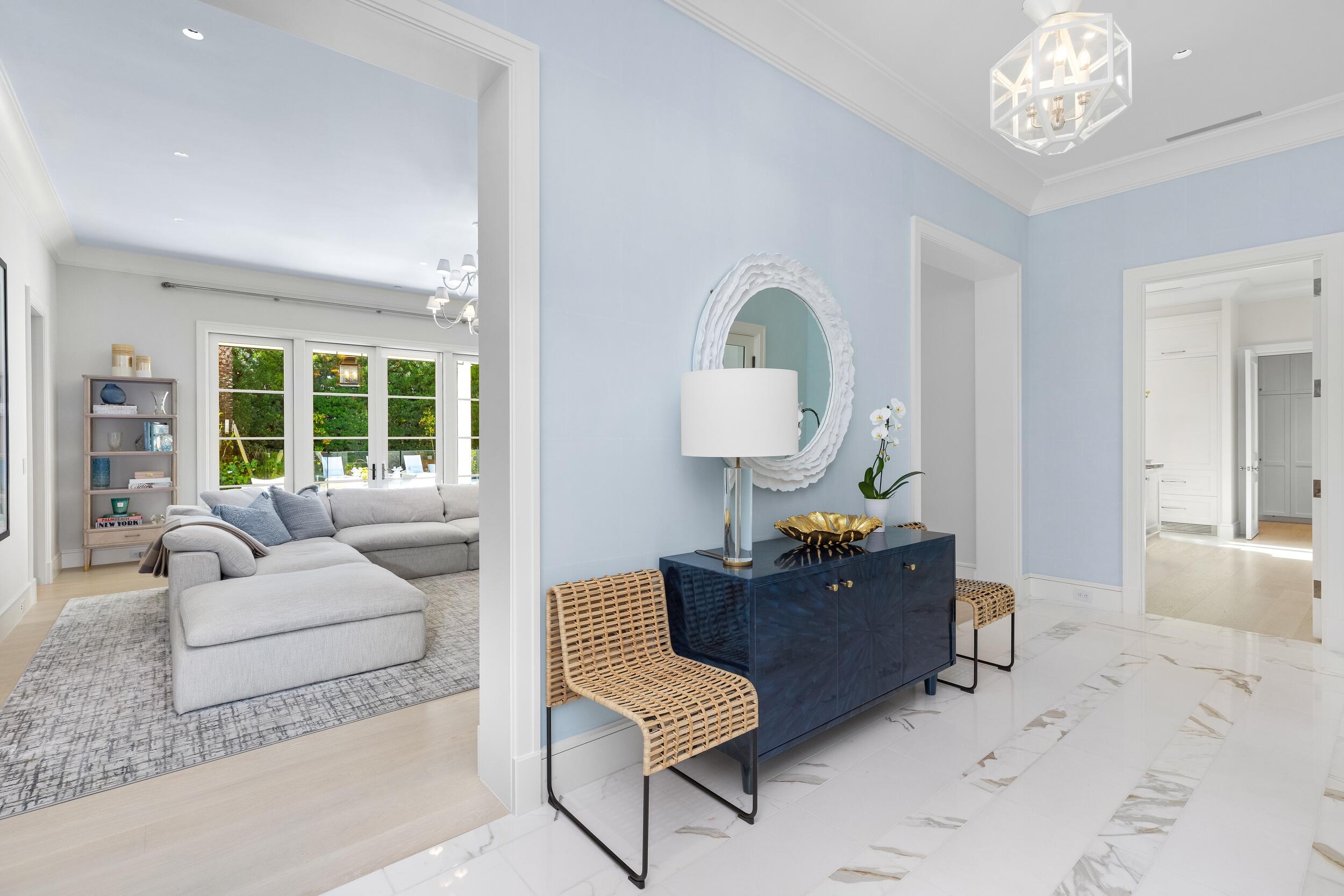 208 Sandpiper Palm Beach, FL 33480